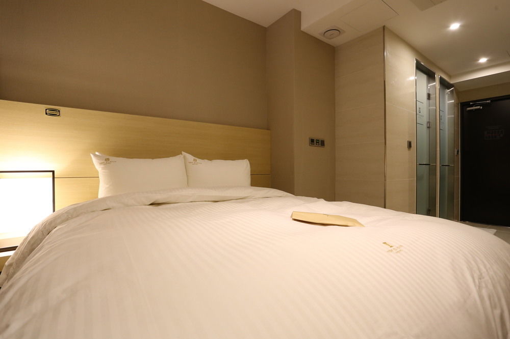 Suwon Top Cloud Hotel Exterior foto