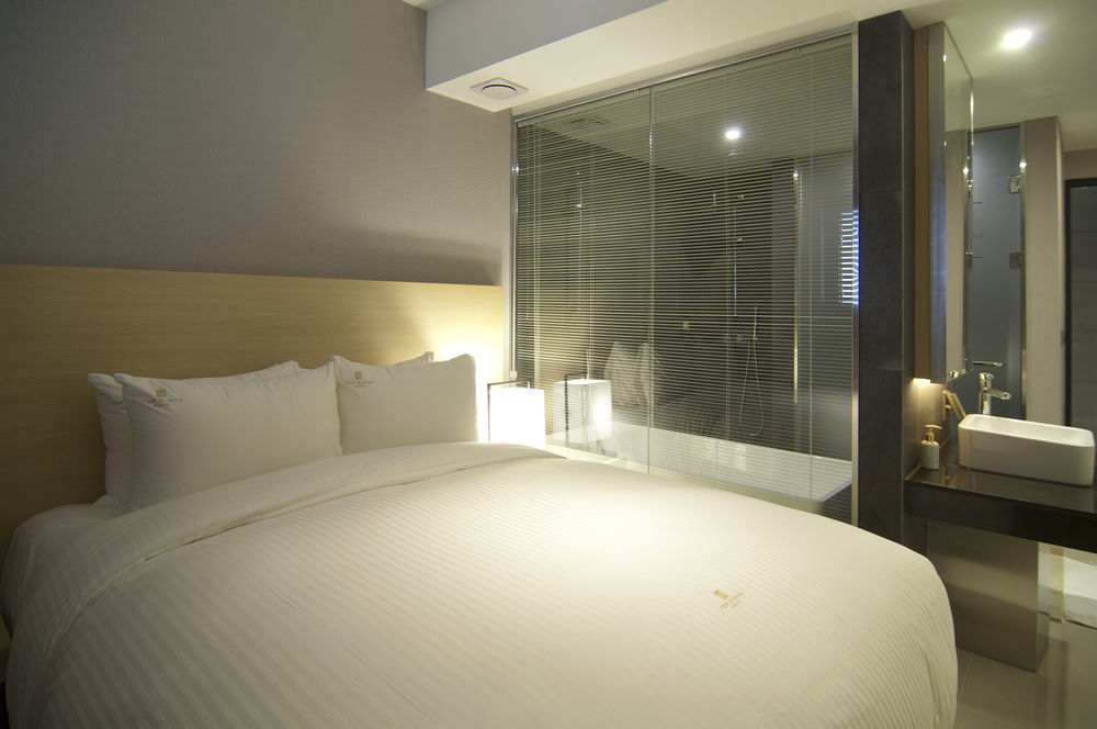 Suwon Top Cloud Hotel Exterior foto