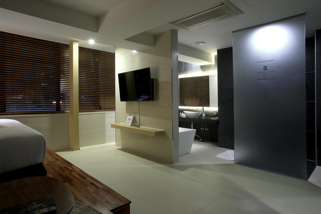 Suwon Top Cloud Hotel Exterior foto