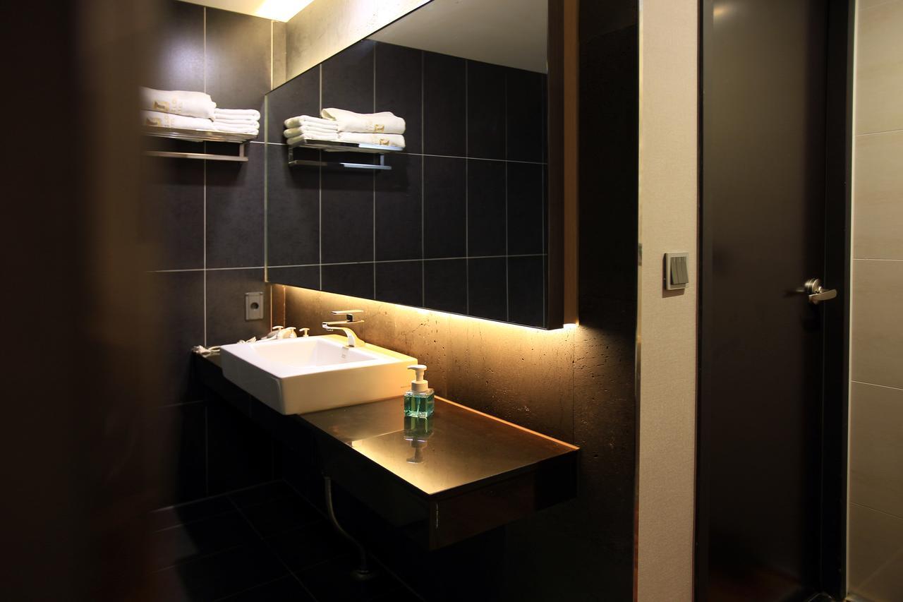 Suwon Top Cloud Hotel Exterior foto