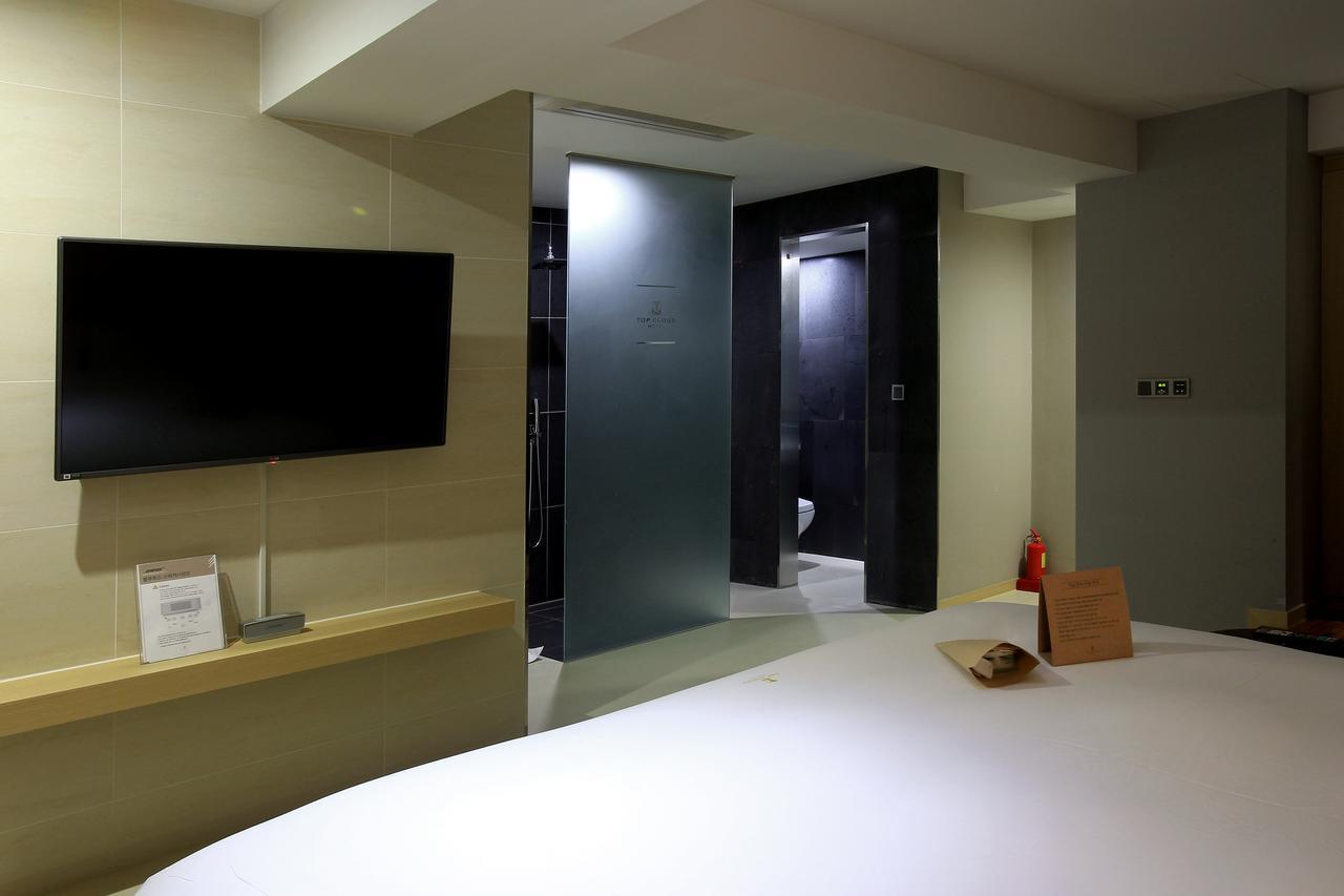 Suwon Top Cloud Hotel Exterior foto