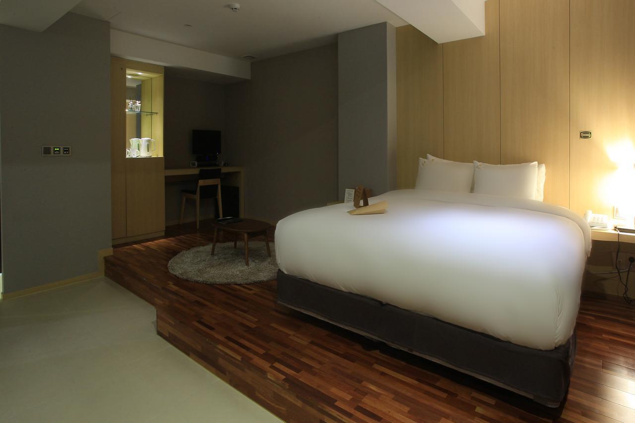 Suwon Top Cloud Hotel Exterior foto