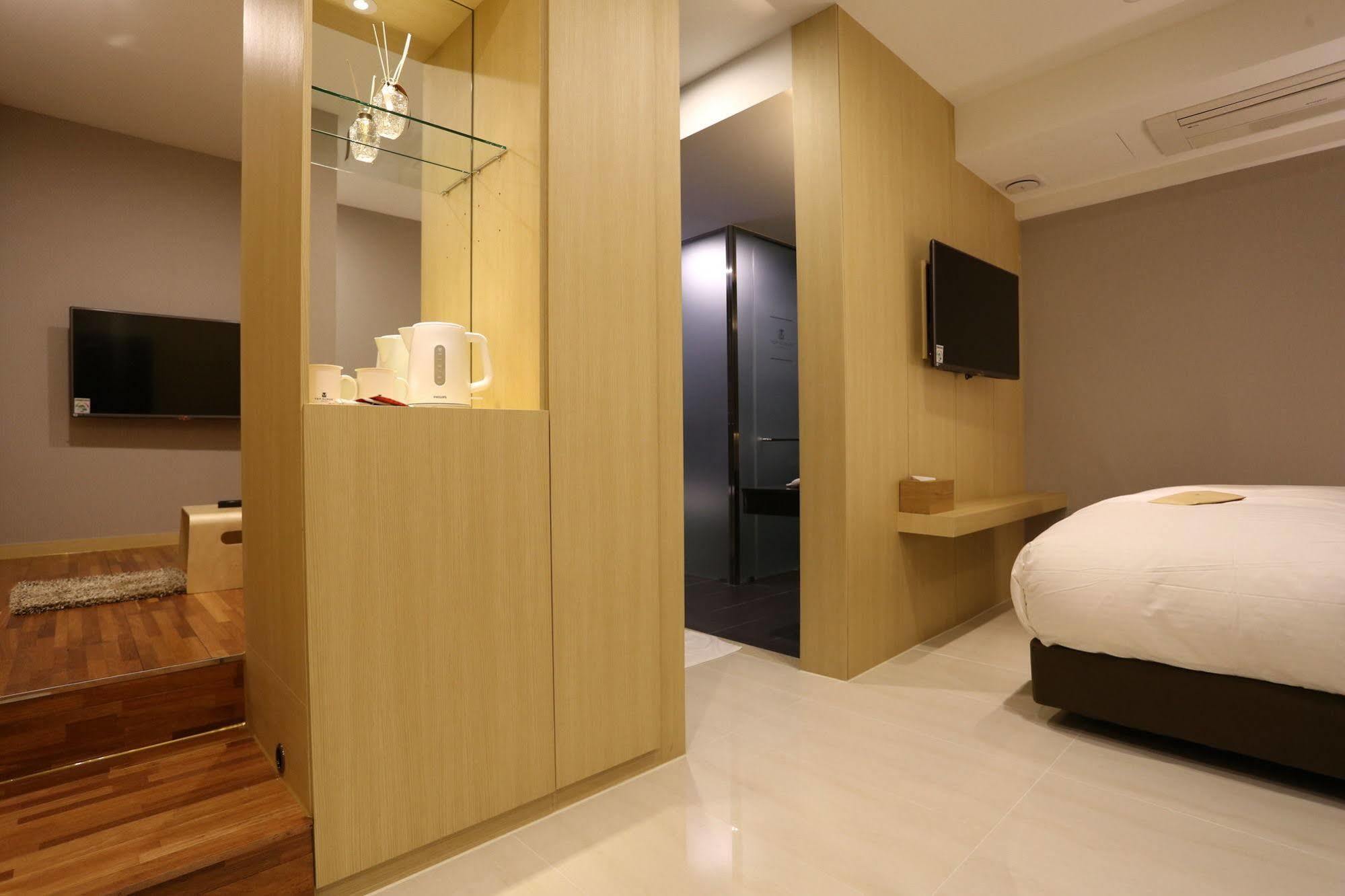 Suwon Top Cloud Hotel Exterior foto