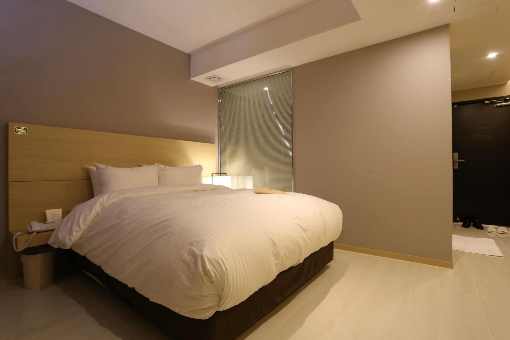 Suwon Top Cloud Hotel Exterior foto