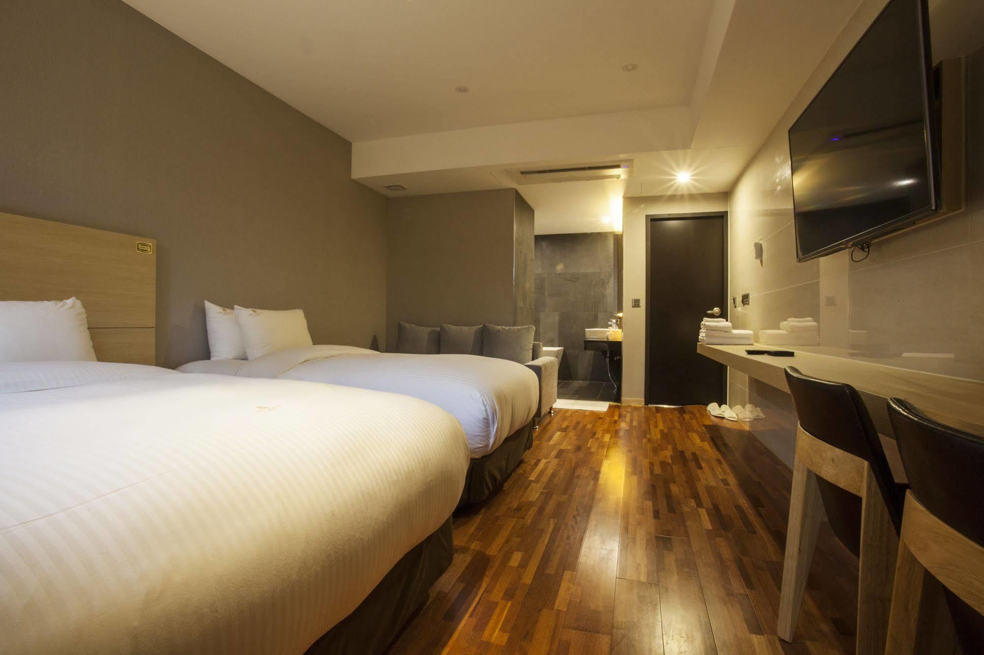 Suwon Top Cloud Hotel Exterior foto