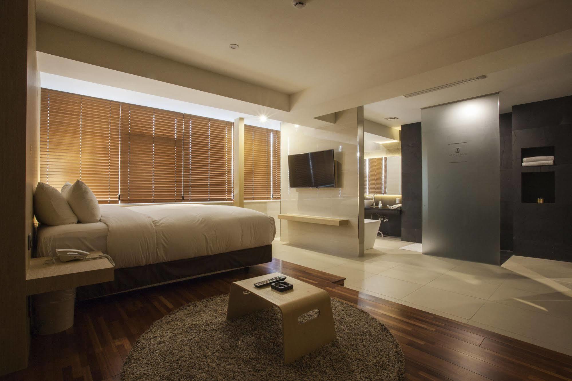 Suwon Top Cloud Hotel Exterior foto